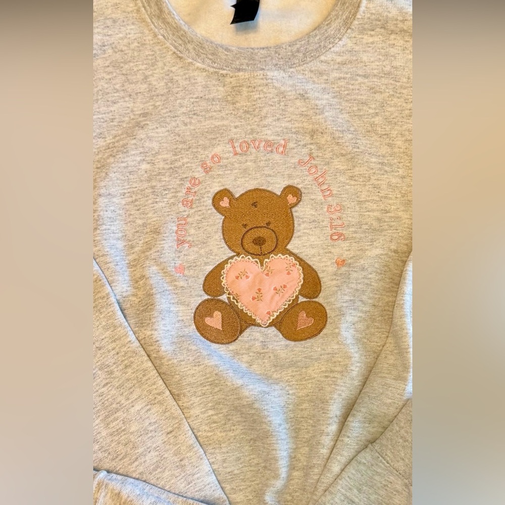 embroidered teddy bear sweatshirt size medium - Picture 4 of 4